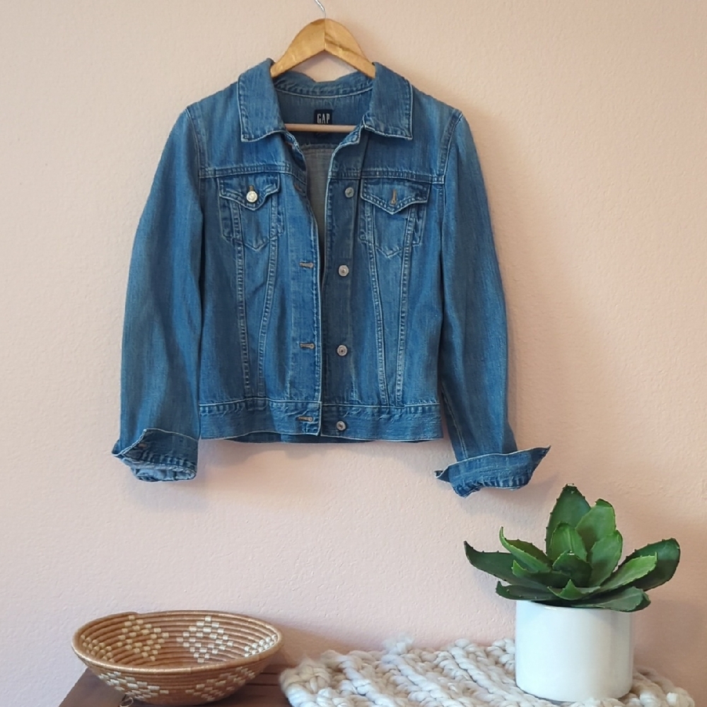 GAP Women's Classic Blue Jean Jacket